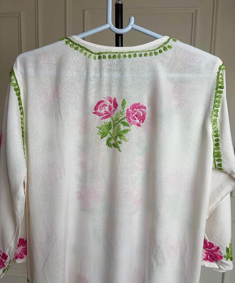 Back view of Mehram Lucknowi Chikankari white rayon kurti showing shaded pink floral Chikankari motif on back panel — Noor-e-Awadh